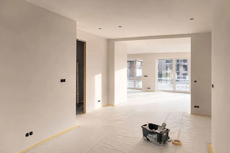 Nieuwbouwwoning met vers stucwerk